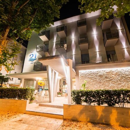 Hotel 21 Риччоне Экстерьер фото